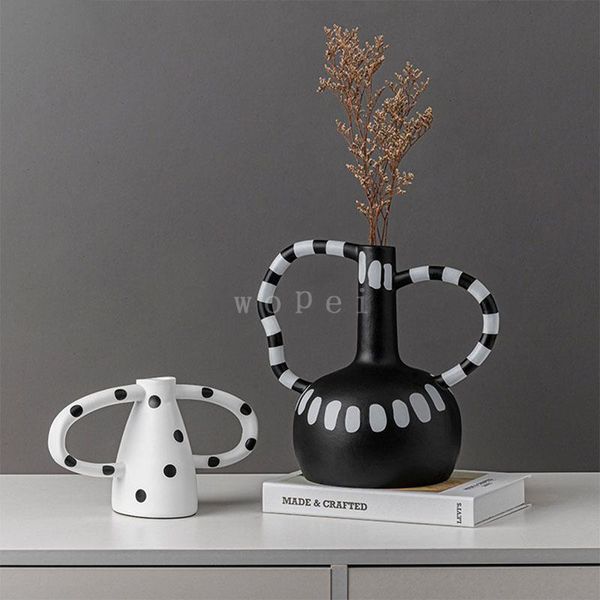 vases european black/white vase creativity flowers deskdecor ornaments resin flower arrangement home decoration modern
vases european black/white vase creativity flowers deskdecor ornaments resin flower arrangement home decoration modern