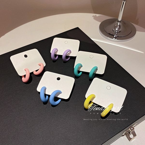 925 silver needle c-shaped acrylic earrings simple personality girl heart candy earrings fashionable fresh small earrings
925 silver needle c-shaped acrylic earrings simple personality girl heart candy earrings fashionable fresh small earrings