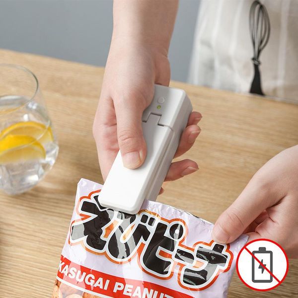 bag clips usb charging hand pressure portable mini sealing machine household snack plastic artifact clip
bag clips usb charging hand pressure portable mini sealing machine household snack plastic artifact clip