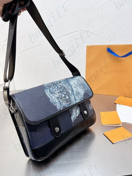 men new messenger bag outdoor crossbody flap envelope lion elephant check shoulder wallet giraffe animal priting tote kim jones limited desi
men new messenger bag outdoor crossbody flap envelope lion elephant check shoulder wallet giraffe animal priting tote kim jones limited desi