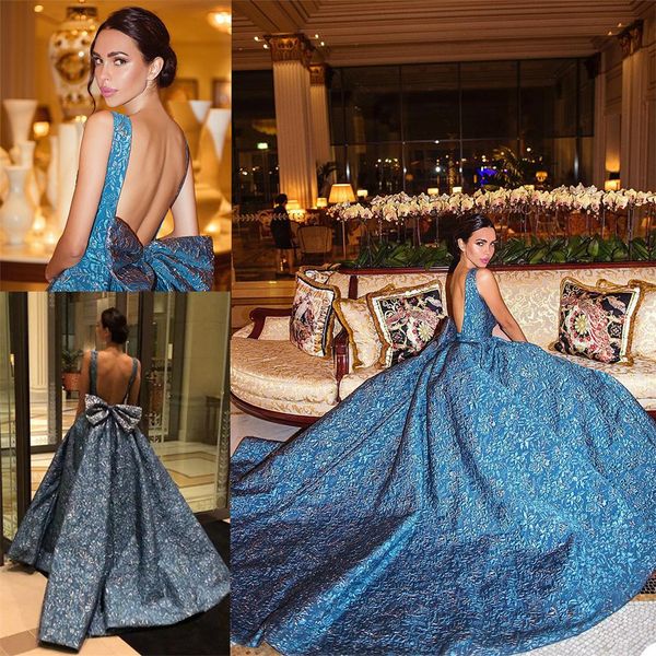 2021 backless a line evening dresses with bow sash embroidery prom gowns party wear, Black;red
2021 backless a line evening dresses with bow sash embroidery prom gowns party wear, Black;red