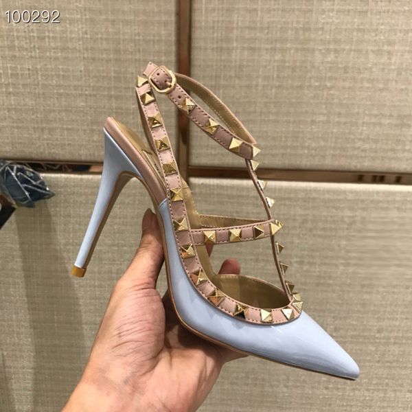 2021 good quality fashion women luxurys designers shoes designer sandals womens luxury high heels sandal dress shoess with box size 35-41 -h, Black
2021 good quality fashion women luxurys designers shoes designer sandals womens luxury high heels sandal dress shoess with box size 35-41 -h, Black