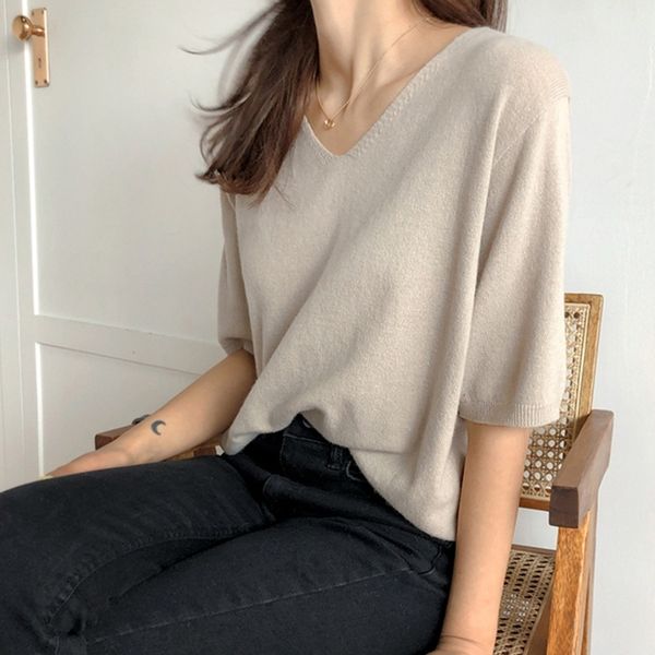 autumn new short-sleeved women's t-shirt v-neck loose solid color lazy style thin drape ice silk sweater half sleeve 210419, White
autumn new short-sleeved women's t-shirt v-neck loose solid color lazy style thin drape ice silk sweater half sleeve 210419, White