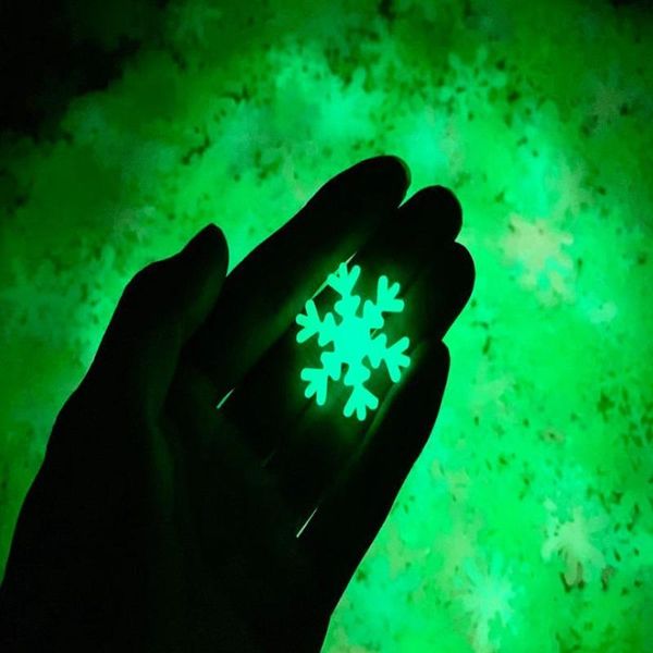 wall stickers 50pcs in the dark glow snowflake window decorations fluorescent lamp plastic christmas children bedroom decoration
wall stickers 50pcs in the dark glow snowflake window decorations fluorescent lamp plastic christmas children bedroom decoration