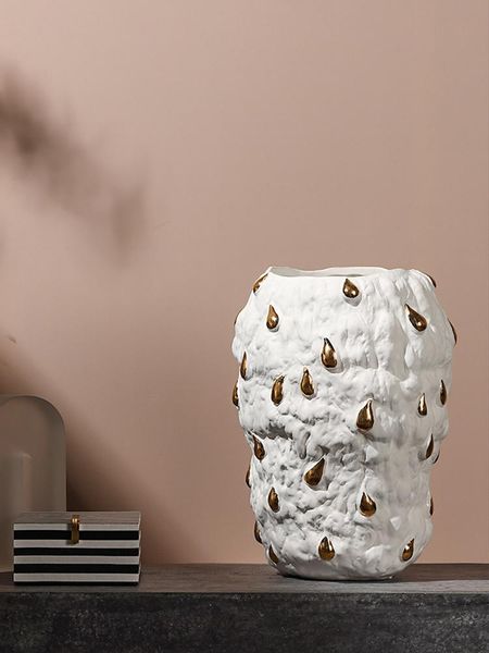 vases modern minimalist creative living room soft decorations high-end gold-painted porch dried flower vase ceramic ornaments
vases modern minimalist creative living room soft decorations high-end gold-painted porch dried flower vase ceramic ornaments