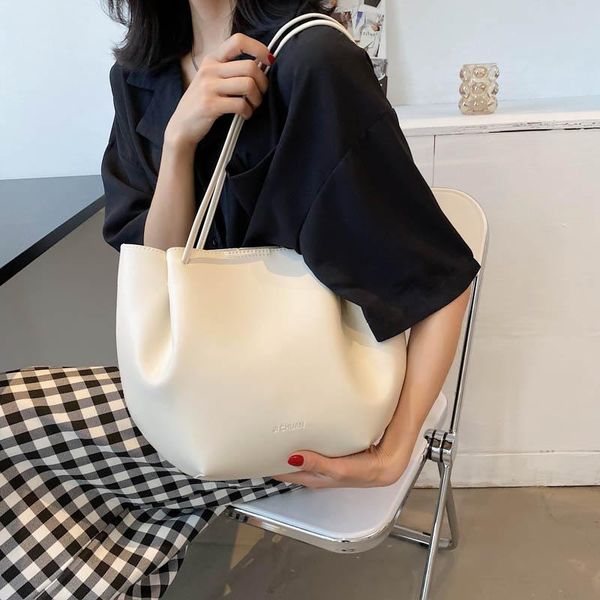evening bags large capacity women pu leather handbags tote ladies shoulder bag fashion female casual travel messenger
evening bags large capacity women pu leather handbags tote ladies shoulder bag fashion female casual travel messenger
