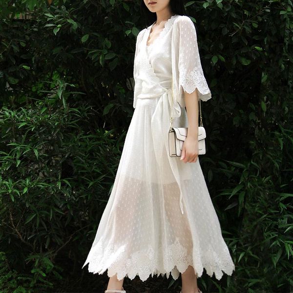 two piece dress women silk set 2021 luxury embroidery belt short expansion bottom white skirt suit
two piece dress women silk set 2021 luxury embroidery belt short expansion bottom white skirt suit