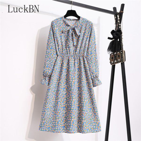 autumn women dress for female long sleeve red black floral polka dot vintage chiffon shirt casual winter midi 2021 dresses, Black;gray
autumn women dress for female long sleeve red black floral polka dot vintage chiffon shirt casual winter midi 2021 dresses, Black;gray