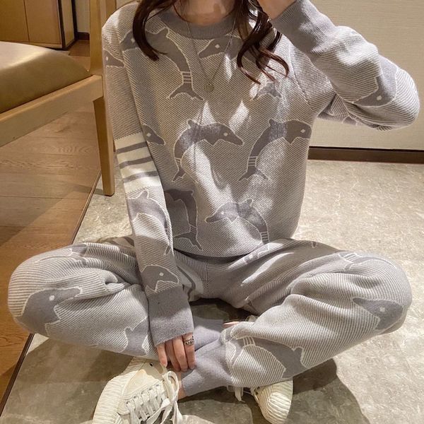tb21 autumn and winter new full body dolphin wool knitted leisure suit + pants two-piece set, Gray
tb21 autumn and winter new full body dolphin wool knitted leisure suit + pants two-piece set, Gray