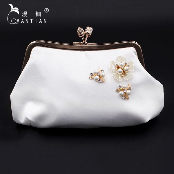 evening bag 2021 qipao temperament dinner sweet lady style lady's one shoulder slanting chain small
evening bag 2021 qipao temperament dinner sweet lady style lady's one shoulder slanting chain small