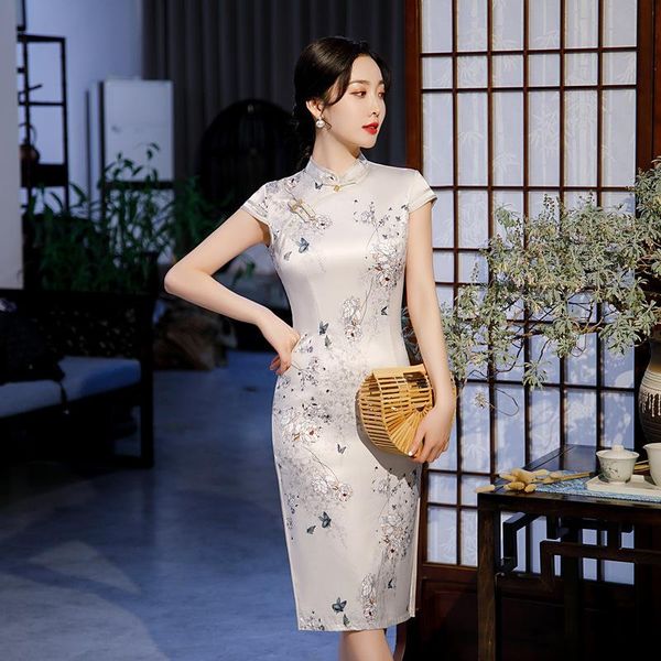 elegant slim print floral lady satin cheongsam formal banquet straight qipao skirt large size short sleeve chinese dress gown ethnic clothin, Red
elegant slim print floral lady satin cheongsam formal banquet straight qipao skirt large size short sleeve chinese dress gown ethnic clothin, Red