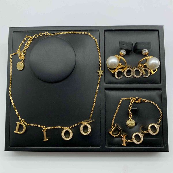 2021 luxury designer jewelry 2021 new letter pearl earrings women's net red fashion personality clavicle chain necklace women, Silver
2021 luxury designer jewelry 2021 new letter pearl earrings women's net red fashion personality clavicle chain necklace women, Silver