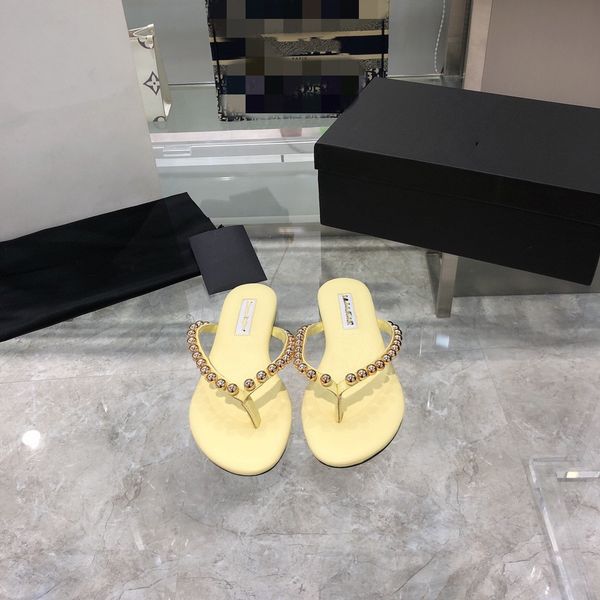 2021 summer fashion small steel ball slippers all-match flip flops casual flat-bottom female outer wear black beige size 35-40
2021 summer fashion small steel ball slippers all-match flip flops casual flat-bottom female outer wear black beige size 35-40