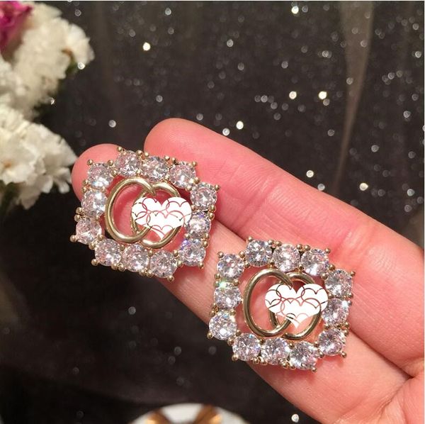 2021 new arrival letter earrings, sweet personality, super flash, elegant geometric squares, s925 silver needle, zircon small earrings, free, Golden;silver
2021 new arrival letter earrings, sweet personality, super flash, elegant geometric squares, s925 silver needle, zircon small earrings, free, Golden;silver