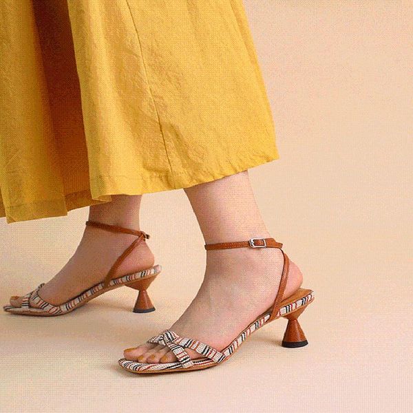 summer retro square head open toe women sandals fashion 2021 shaped heel stripe high heels cross belt cutout, Black
summer retro square head open toe women sandals fashion 2021 shaped heel stripe high heels cross belt cutout, Black