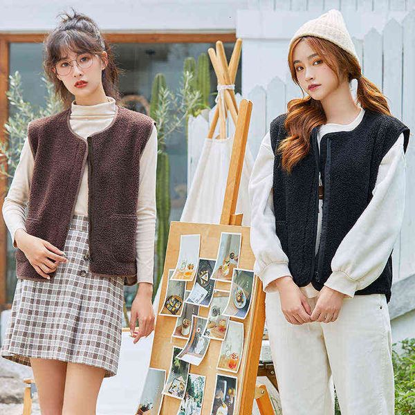 thickened lamb fur grass vest in autumn and winter female imitation sheep sheared grain veet, Black;white
thickened lamb fur grass vest in autumn and winter female imitation sheep sheared grain veet, Black;white