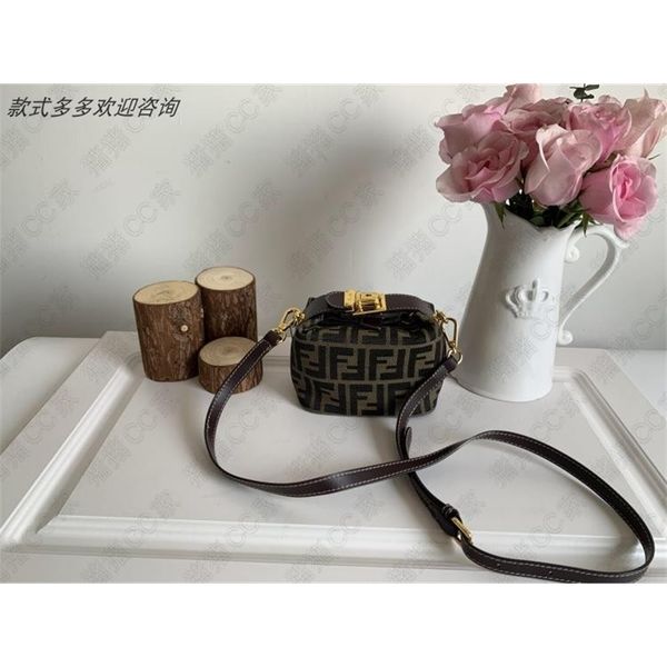 outlet lunch new women's vintage box portable double mini stick old flower underarm bag yw yw luxurys designers bag
outlet lunch new women's vintage box portable double mini stick old flower underarm bag yw yw luxurys designers bag