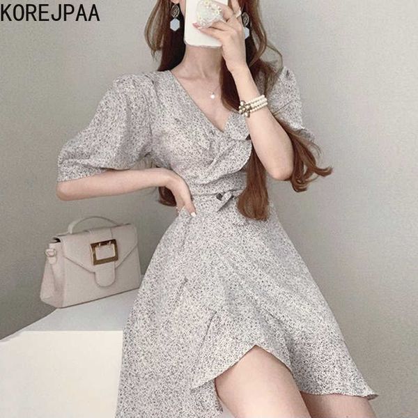 korejpaa women dress summer korean temperament gentle ruffled lapel tie waist puff sleeve irregular floral chiffon vestidos 210526, Black;gray
korejpaa women dress summer korean temperament gentle ruffled lapel tie waist puff sleeve irregular floral chiffon vestidos 210526, Black;gray