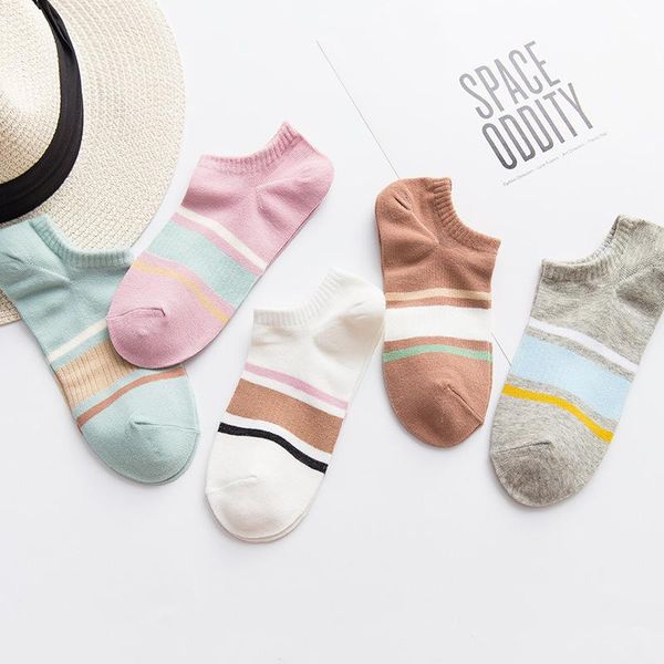 autumn and winter leisure women short socks cotton coarse stripes personalized ankle & hosiery, Black;white
autumn and winter leisure women short socks cotton coarse stripes personalized ankle & hosiery, Black;white