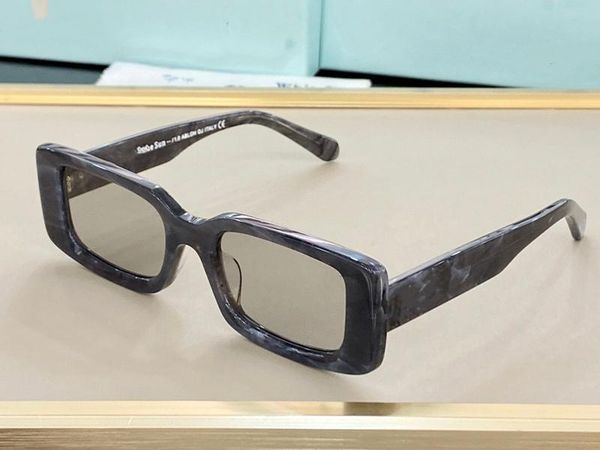 ow40004u fashion women and men sunglasses square full-frame glasses simple popular style lens laser uv400 protective box, White;black
ow40004u fashion women and men sunglasses square full-frame glasses simple popular style lens laser uv400 protective box, White;black