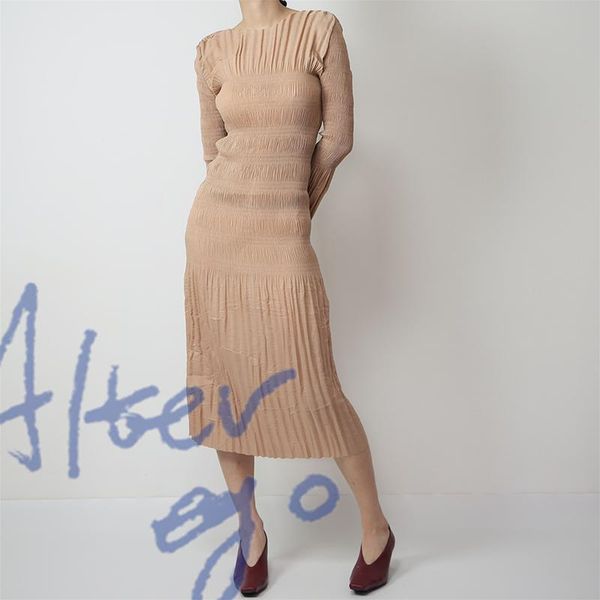 winter miyake pleated flared sleeve dress women casual slash neck handmade vintage slim waist french clothes dresses, Black;gray
winter miyake pleated flared sleeve dress women casual slash neck handmade vintage slim waist french clothes dresses, Black;gray