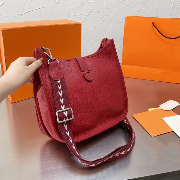 r bag handbag shoulder bags luxury totes handbags different colors genuine leather various styles fashion brand wallet with original box siz
r bag handbag shoulder bags luxury totes handbags different colors genuine leather various styles fashion brand wallet with original box siz