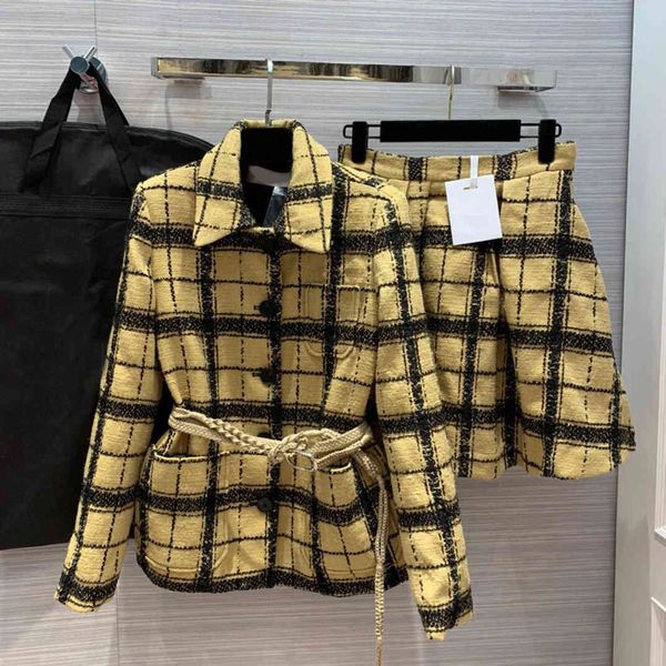 ladies skirt silk & wool blends tweed 2 piece set women contrast plaid woven jacket with a-line mini skirt suit retro outfit, White
ladies skirt silk & wool blends tweed 2 piece set women contrast plaid woven jacket with a-line mini skirt suit retro outfit, White