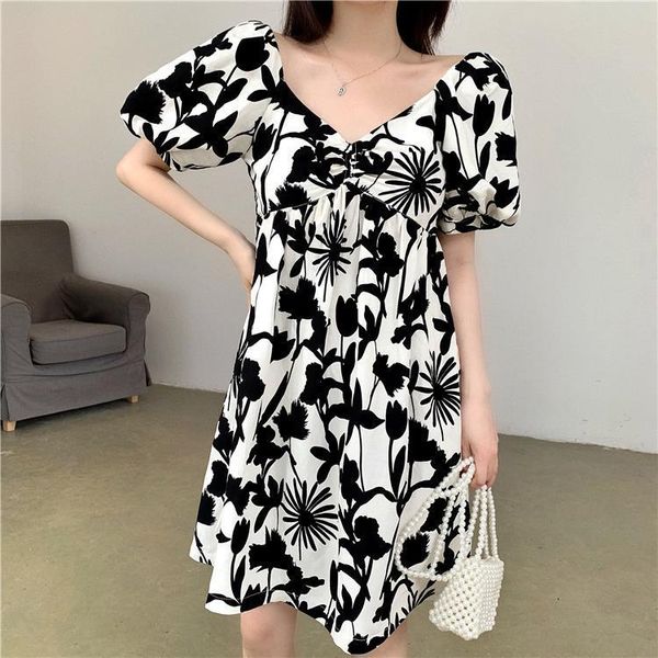 elegant v-neck print floral puff sleeve dress casual korean style summer high waist vintage female boho vestidos 210510, Black;gray
elegant v-neck print floral puff sleeve dress casual korean style summer high waist vintage female boho vestidos 210510, Black;gray
