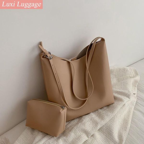 evening bags 2021 fashion retro pu leather bucket female bag luxury designer messenger one shoulder lady travel casual handbag 2 in 1
evening bags 2021 fashion retro pu leather bucket female bag luxury designer messenger one shoulder lady travel casual handbag 2 in 1