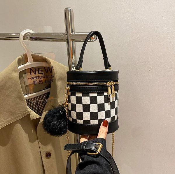 wholesale factory women leather mini bags sweet and lovely hair ball pendant fashion handbags street trend plaid handbag simple cylinder mob, Red;black
wholesale factory women leather mini bags sweet and lovely hair ball pendant fashion handbags street trend plaid handbag simple cylinder mob, Red;black