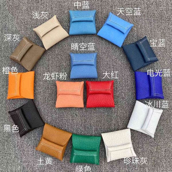 2021 new wallet women s short two fold togo leather small mini folding change wallet coin bag fashion, Red;black
2021 new wallet women s short two fold togo leather small mini folding change wallet coin bag fashion, Red;black