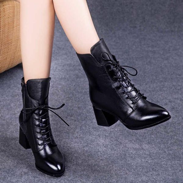 boots high-quality soft leather 2021 snow women's thick heel and velvet mar mid-heel cotton shoes, Black
boots high-quality soft leather 2021 snow women's thick heel and velvet mar mid-heel cotton shoes, Black