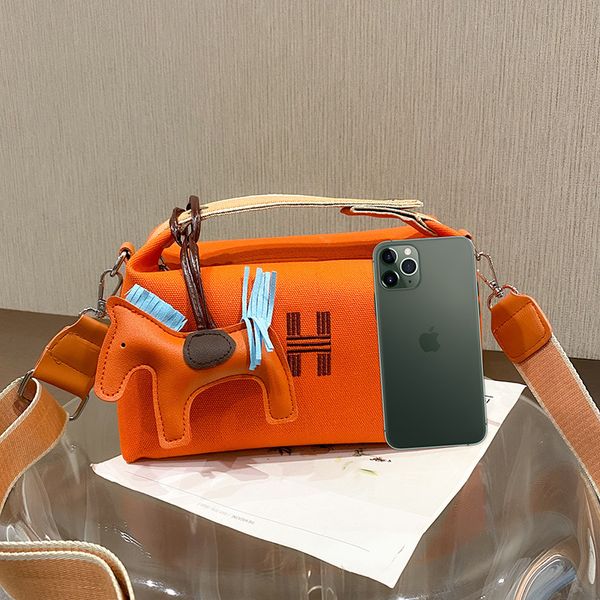 canvas fashion baguette bag portable lunch boxbag shoulder messenger handbag
canvas fashion baguette bag portable lunch boxbag shoulder messenger handbag