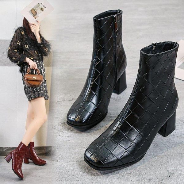 boots ladies fashion thick heel short autumn and winter tube high women's shoes plush inside large size 44, Black
boots ladies fashion thick heel short autumn and winter tube high women's shoes plush inside large size 44, Black