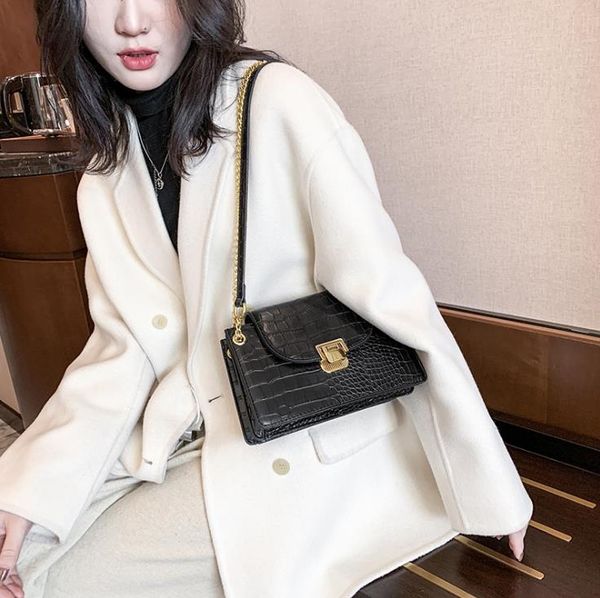 female 2021 crocodile pattern retro chain bag texture fashion trend one shoulder messenger bags
female 2021 crocodile pattern retro chain bag texture fashion trend one shoulder messenger bags