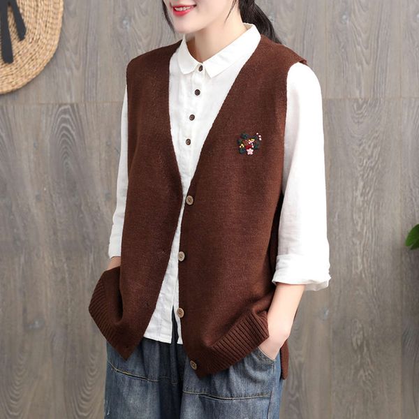 autumn winter knitted cardigan vest women's loose casual embroidered sweater v-neck sleeveless waistcoat fashion, White
autumn winter knitted cardigan vest women's loose casual embroidered sweater v-neck sleeveless waistcoat fashion, White