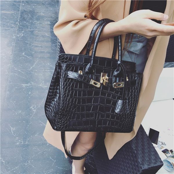 sale brand design women's tote ladies handbag patent pu leather embossed pattern women messenger bag
sale brand design women's tote ladies handbag patent pu leather embossed pattern women messenger bag