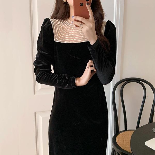 casual dresses early french temperament show thin round collar chic pearl ornament hitting scene hubble-bubble sleeve velvet dress, Black;gray
casual dresses early french temperament show thin round collar chic pearl ornament hitting scene hubble-bubble sleeve velvet dress, Black;gray