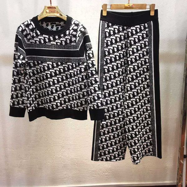 2021 autumn winter new letter long sleeve loose + wide leg pants jacquard knitted two-piece suit women, Gray
2021 autumn winter new letter long sleeve loose + wide leg pants jacquard knitted two-piece suit women, Gray