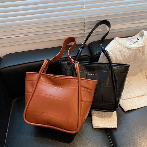 evening bags 2021 women's brand autumn fashion retro pu high-grade shoulder bag women armpit large-capacity stone pattern bucket
evening bags 2021 women's brand autumn fashion retro pu high-grade shoulder bag women armpit large-capacity stone pattern bucket
