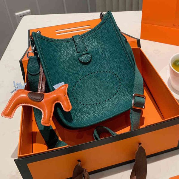 luxury women's designer handbags leather soft herme shoulder bag rectangle hollow pierce letters message retro style purse with pony ba
luxury women's designer handbags leather soft herme shoulder bag rectangle hollow pierce letters message retro style purse with pony ba