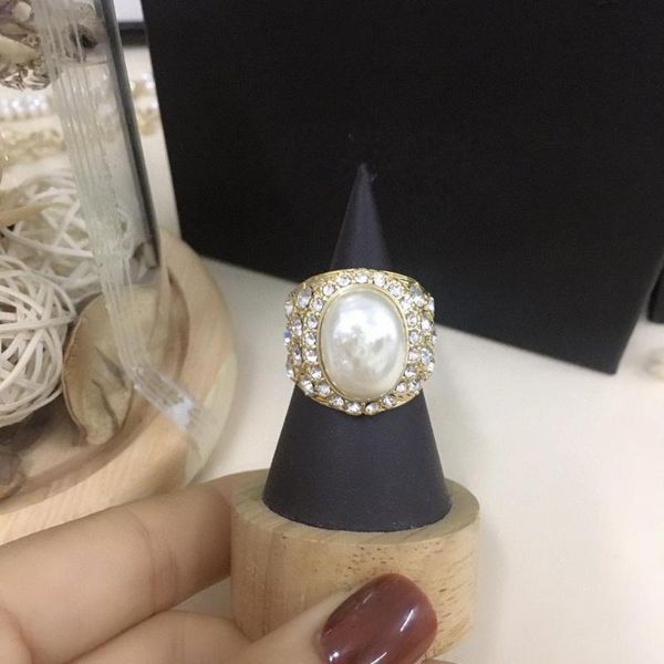 cluster rings brand fashion pearl jewelry for women vintage big flower party yellow brass ring, Golden;silver
cluster rings brand fashion pearl jewelry for women vintage big flower party yellow brass ring, Golden;silver