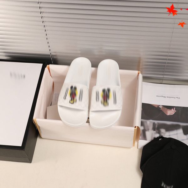 2021 slipper designer slide summer sandals fashion men beach indoor flat flip flops leather luxurys shoes mens slippers with box size 39-45, Black
2021 slipper designer slide summer sandals fashion men beach indoor flat flip flops leather luxurys shoes mens slippers with box size 39-45, Black