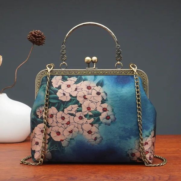 evening bags 2021 flowers chain women shoulder crossbody vintage fashion shell lock bag women's handbags purses
evening bags 2021 flowers chain women shoulder crossbody vintage fashion shell lock bag women's handbags purses
