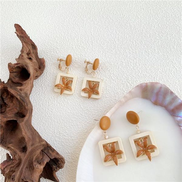 stud flowery earring female sen department s925 pendant in long temperament eardrop all-match restore ancient ways ear clip, Golden;silver
stud flowery earring female sen department s925 pendant in long temperament eardrop all-match restore ancient ways ear clip, Golden;silver