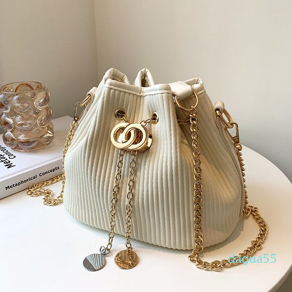 2021 new women's s bag female summer 2021 new fashion chain messenger bucket single shoulder bag
2021 new women's s bag female summer 2021 new fashion chain messenger bucket single shoulder bag