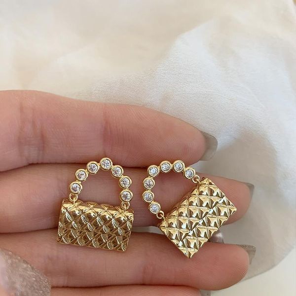 stud gsold fashion geometric metal bag-shaped rhinestone earring women simple creative temperament alloy party jewelry, Golden;silver
stud gsold fashion geometric metal bag-shaped rhinestone earring women simple creative temperament alloy party jewelry, Golden;silver