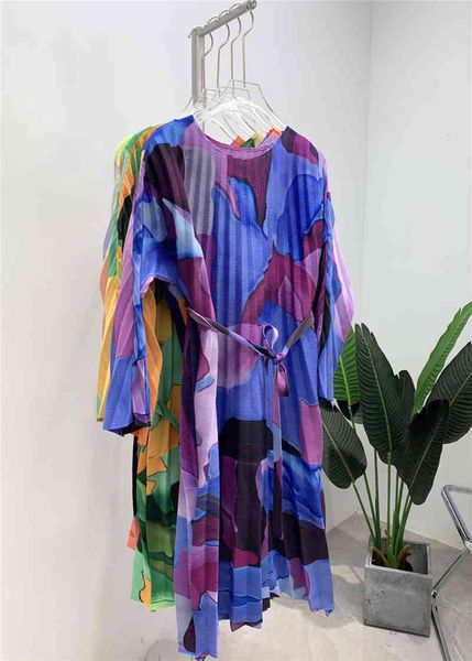 spring summer miyake heavy industry plied long-sleeve rainbow dress feminine aesthetic clothes belt, Black;gray
spring summer miyake heavy industry plied long-sleeve rainbow dress feminine aesthetic clothes belt, Black;gray