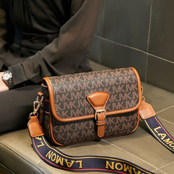 handbag women's bag 2021 printed broadband small square fashion foreign style high texture single shoulder messenger, Black;red
handbag women's bag 2021 printed broadband small square fashion foreign style high texture single shoulder messenger, Black;red