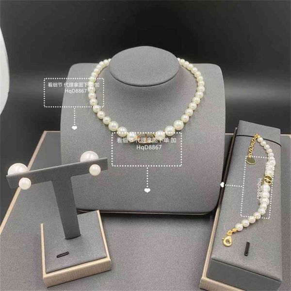 special offer 2021 luxury designer jewelry pearl necklace female ins earrings letter bracelet fashion temperament simple clavicle chain, Silver
special offer 2021 luxury designer jewelry pearl necklace female ins earrings letter bracelet fashion temperament simple clavicle chain, Silver